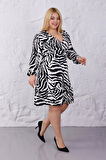 Kadın Siyah Beyaz Zebra Desen Kruvaze Yaka Esnek Bel Büyük Beden Elbise