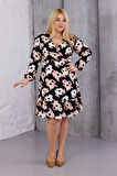Kadın Siyah Pembe Çiçek Desen Kruvaze Yaka Esnek Bel Büyük Beden Elbise