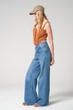 Askılı Düğme Kapamalı Süet Crop