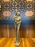 Sevgili Aşıklar Sarılmış Biblo Büyük Boy 42 cm 