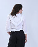 Kapüşonlu Bağcıklı Rahat Kesim Beyaz Gömlek