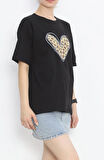 Sevgililer Günü İçin Özel Tasarım Leopar Kalp Baskılı T-shirt - Siyah