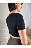 Siyah Bisiklet Yaka Crop Bluz