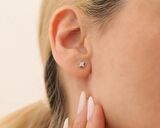 925 Ayar Gümüş Zirkon Taşlı Minimal Yonca Küpe (SILVER)