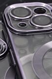 iPhone 13 Uyumlu MagSafe Özellikli Mor Renkli Kenarlı Lazerli Şeffaf Kılıf Lens Korumalı