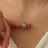 925 Ayar Gümüş Işıltılı Lila Tonlamalı Kare Kolye