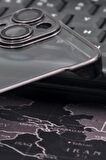 iPhone 13 Uyumlu Siyah Renkli İnce Kenarlı Şeffaf Sert Kapak Kılıf