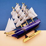 Büyük Boy Yelkenli Ahşap Gemi