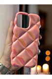 iPhone 15 Uyumlu Geometrik Dilimli Hologramlı Baklava Şişme Puf Koruyucu Kapak Kılıf