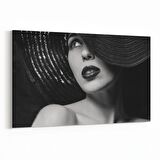 Olla 16828Y Model / Manken Görseli Yatay Kanvas Tablo (Ölçü: 150X100)