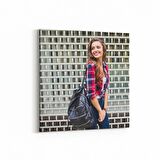 Olla 16998K Model / Manken Görseli Kare Kanvas Tablo (Ölçü: 30X30)