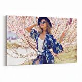 Olla 16985Y Model / Manken Görseli Yatay Kanvas Tablo (Ölçü: 70X50)