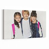 Olla 16983Y Model / Manken Görseli Yatay Kanvas Tablo (Ölçü: 30X20)