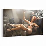 Olla 17019Y Model / Manken Görseli Yatay Kanvas Tablo (Ölçü: 90X60)