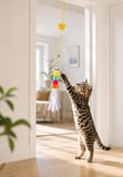 Kedi Oyuncağı Kapıya Asılan Zilli İnteraktif Kedi Oltası Vantuzlu Esnek İpli Oyuncak