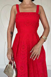 Kırmızı Askılı Aparatlı Brode Elbise