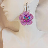Crystal Atelier El Yapımı Örgü Çiçek Küpe, İp Küpe, Etnik Otantik Sallantılı Çiçek Küpe, Ebruli İnci Küpe, İncili Küpe, Barok İnci Küpe, Kadın Küpe, Beyoğlu Taşlı Çiçek Küpe, Vintage Taşlı Çiçek Küpe