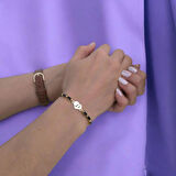 Göz Alıcı ve Şık Siyah Taşlı Kalp Figürlü 14 Ayar Altın Plakalı P Harfli Bileklik