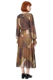 Kadınlar İçin Kışlık Uzun Kollu Fırfırlı V Yaka Soyut Desenli Köpük Dokuma Maxi Elbise Stili.