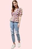 Kadın Çiçekli Desen Balon Kol V Yaka Gömlek Yaz Aylarının Vazgeçilmezi Stilin Buluştuğu Yer