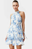 Çiçekli Desenli Halter Yaka Mini Elbise Hafif Polyester Kumaş Yazlık Günlük Şık Görünüm