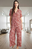 Kadın Şık Leopar Desenli Viskon Pijama Takımı Rahat ve Feminen Tasarım Dayanıklı Malzeme Modern Stil