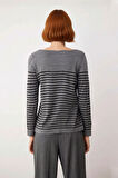 Kadınlar İçin Gri Çizgili Bisiklet Yaka Akrilik Triko Kazak Sonbahar Kış Stilinizi Yükseltin