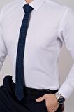 Gömlek Kravat Seti (Hediye Kutusunda İndigo Örgü Desenli Kravat & Beyaz Saten Slimfit Gömlek)