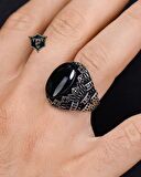 925 Ayar Gümüş Erkek Yüzüğü Oniks Taşlı Zirkon Taş Süslemeli