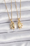 316L Çelik Gold Renk Zirkon Taşlı Güneş Model İşleme Yazı Detay Arkadaş Kolyesi - PRT3500EB08740