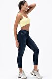 Kadın Normal Bel, Arka Yüksek Bel Full Likralı Slim Mom Jeans Dar Kesim Kot Pantolon