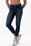 Kadın Normal Bel, Arka Yüksek Bel Full Likralı Slim Mom Jeans Dar Kesim Kot Pantolon