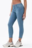 Kadın Normal Bel, Arka Yüksek Bel Full Likralı Slim Mom Jeans Dar Kesim Kot Pantolon
