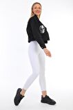 Kadın Siyah Jean Kurukafa Baskılı Parlak Taşlı Basic Crop Denim Kot Ceket