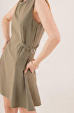 Reka Moda Yanları Zincir Detaylı Sıfır Kol Haki Mini Elbise