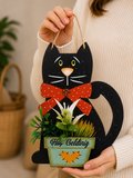 Kedi Figürlü Kapı Süsü Yapay Çiçekli Ahşap Kapı Dekoru Ev Giriş Süsü (23 cm)
