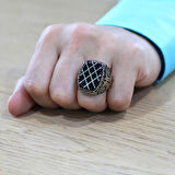 Erzurum Oltu Taşı Üzerine Gümüş Baklava Deseni İşlemeli Dikdörtgen Tasarım Koleksiyonluk 925 Ayar Gümüş Erkek Yüzük