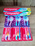 COLGATE 4'lü Set (  Zig Zag 1+1 Diş Fırçası x 3 Adet + Triple Action 150 ml Diş Macunu x 1 Adet  )