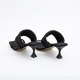 LEXİ AÇIK KARE BURUN 7CM İNCE TOPUK BÜZGÜ DETAY TOPUKLU TERLİK