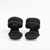 LEXİ AÇIK KARE BURUN 7CM İNCE TOPUK BÜZGÜ DETAY TOPUKLU TERLİK