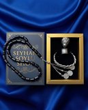 Seyhan Soylu Shop - Special Seri Kitap Kutulu Takı Seti Ve Tesbih Kombini - Kolye Küpe Special Tasarım Bileklik Yüzük 5 Parça Otantik Hediyelik - Doğum Günü Yıl Dönümü Şık Hediye