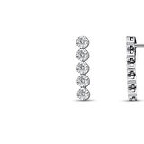 0.06 Karat Pırlanta Beştaş Küpe