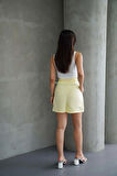 Kadın Sarı Kemerli Şort