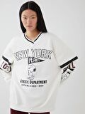 V Yaka Snoopy Baskılı Uzun Kollu Oversize Kadın Sweatshirt