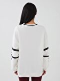 V Yaka Snoopy Baskılı Uzun Kollu Oversize Kadın Sweatshirt