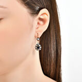 0.11 Karat Mavi Taşlı Elmas Küpe