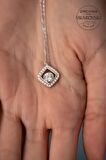 Swarovski Taşlı Kare Model Gümüş Zirconia Kolye