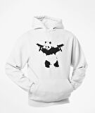 Elinde tarayıcı silahlar olan panda baskılı kapüşonlu sweatshirt