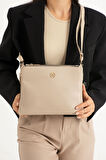 Kadın Suni Deri Ayarlanabilir Çapraz Askılı 4 Bölmeli ve Metal Fermuarlı Kum Mat Omuz Çantası