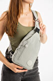 Kadın Krinkıl Kumaş Suya Dayanıklı Çapraz Askılı Açık Gri Renkli Çanta